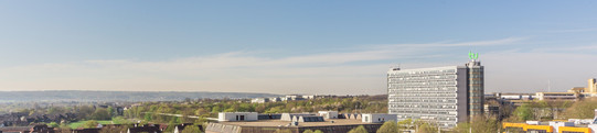Campus Nord Der Campus Nord ist abgebildet. Im Zentrum des Bildes der Mathetower.